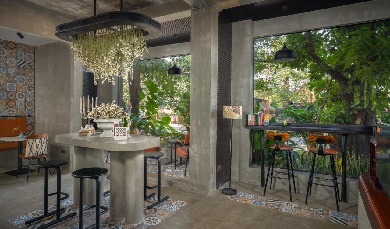 Eightfold Urban Resort Σιέμ Ρέαπ Εξωτερικό φωτογραφία The interior of the restaurant