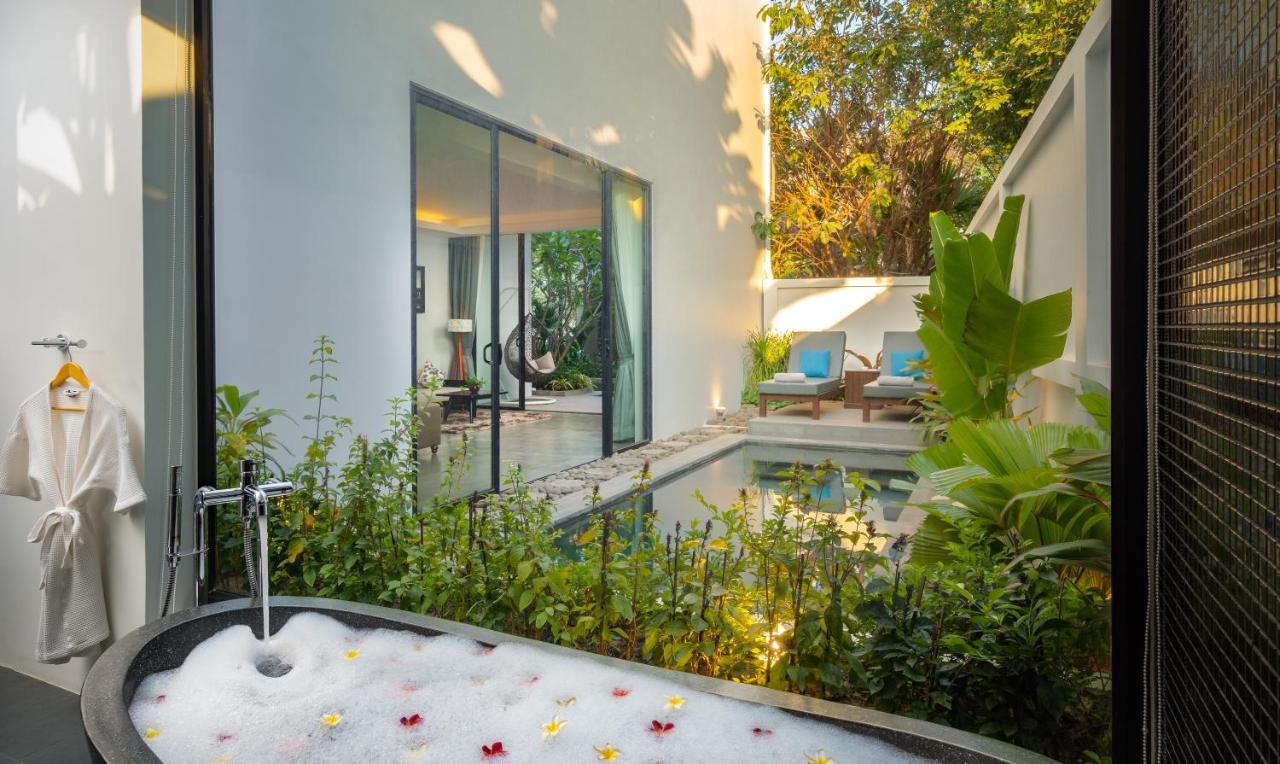 Eightfold Urban Resort Σιέμ Ρέαπ Εξωτερικό φωτογραφία A private spa at a hotel