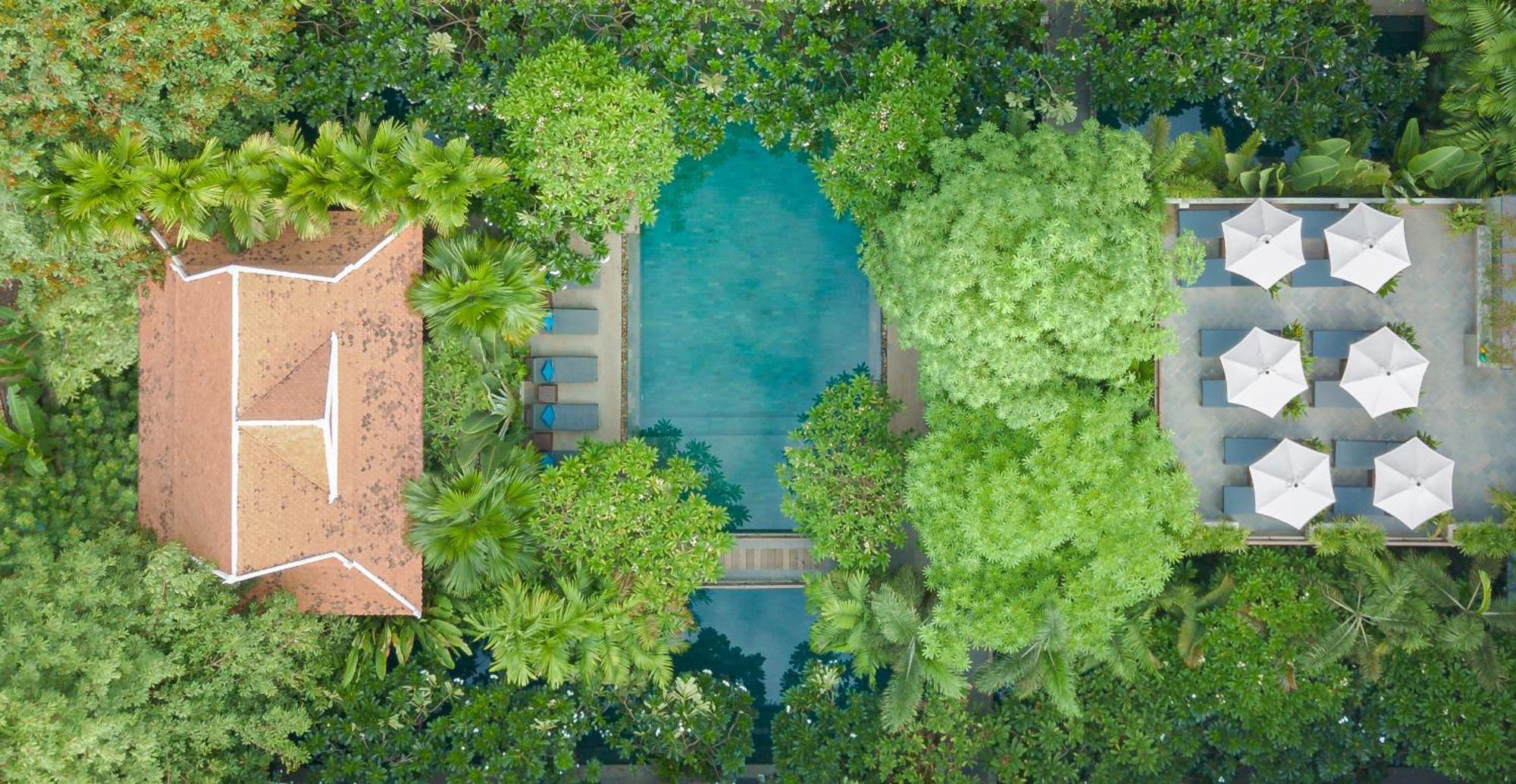 Eightfold Urban Resort Σιέμ Ρέαπ Εξωτερικό φωτογραφία Aerial view of the pool at the hotel